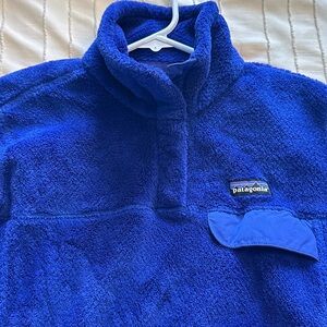 Patagonia medium women’s blue fleece sweater